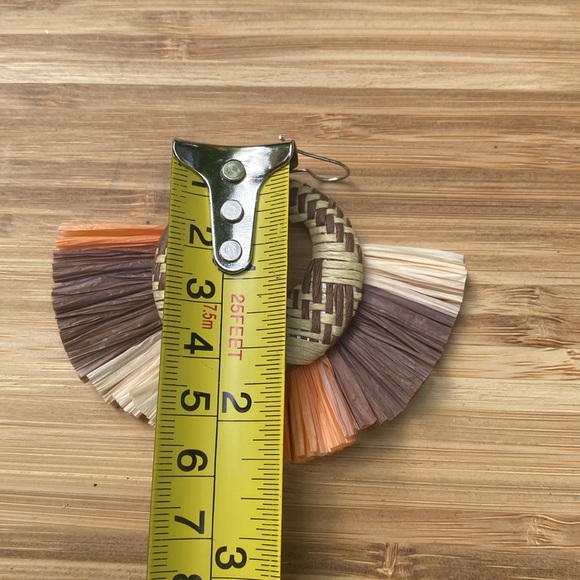 Fun beachy large 'straw' earrings - Picture 8 of 9